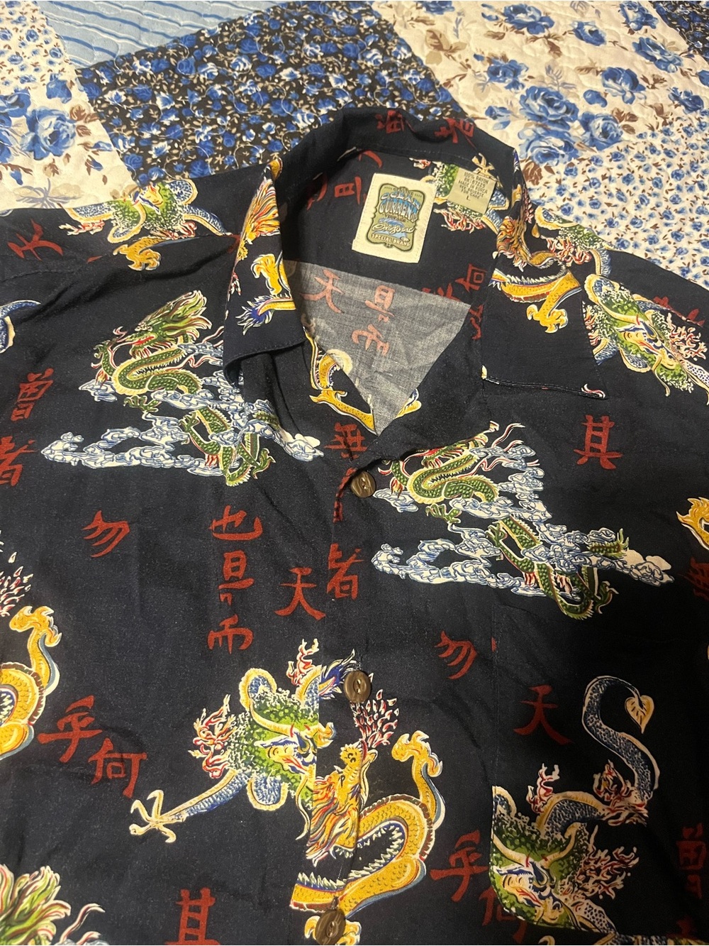 Ocean Current Black Dragon-Print Short-Sleeve Shirt Men’s Large